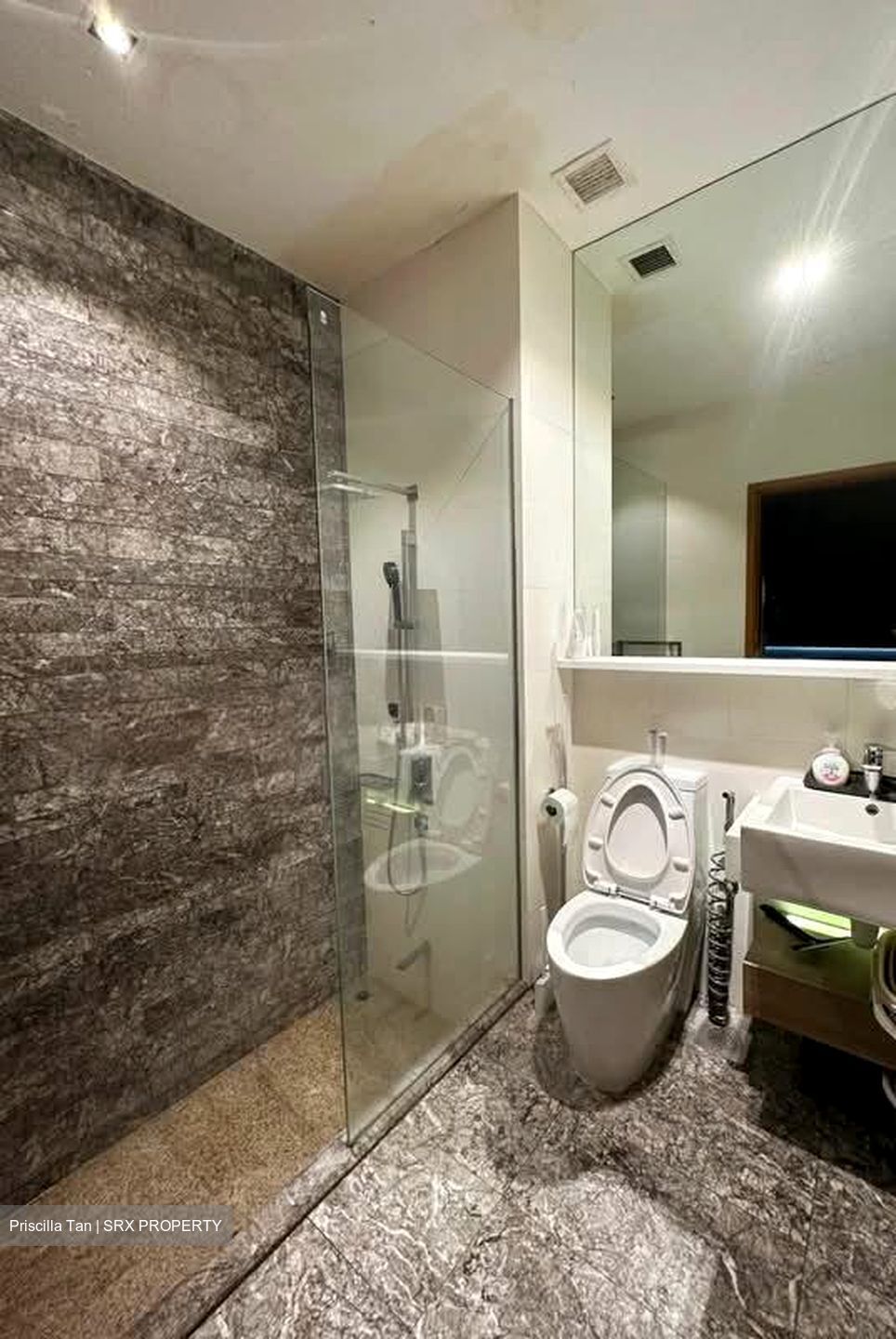 The Greenwich (D28), Condominium #554766601